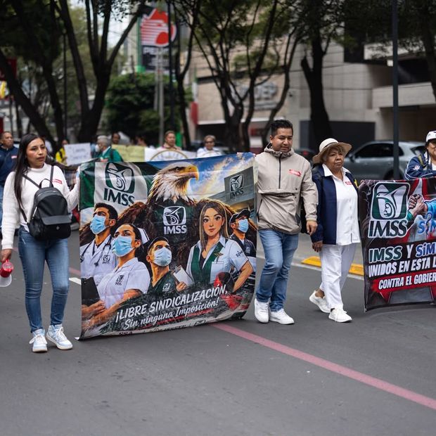 Trabajadores del IMSS se únen a las manifestaciones en CDMX